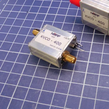 Генератор на VCO, управляван от радиочестотни микроволновым напрежение 350-550 Mhz може да се използва за източник на сигнал почистване, интерфейс SMA