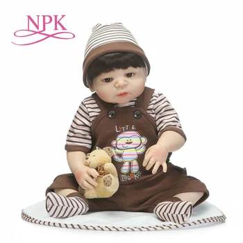 NPK 55 см, пълна силиконова эмиляция на новородено момче с черни приклеенными коса на силиконова кукла реборн подаръци и играчки за деца