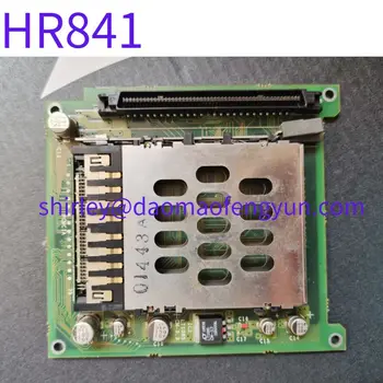 Използва се печатна платка HR841