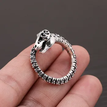 Купи уникален пръстен от сребро 925 проба, елегантен светъл черен пръстен с кост от динозавър, безименния пръст, за жени, мъже украса в стил пънк-рок Купи уникален пръстен от сребро 925 проба, елегантен светъл черен пръстен с кост от динозавър, безименния пръст, за жени, мъже украса в стил пънк-рок 1