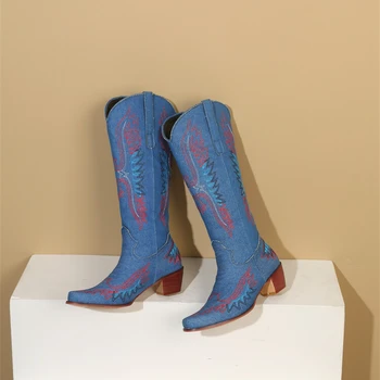 Сини дънкови ботуши до коляното в ретро стил с бродирани нитове, модни дамски обувки с винтажной бродерия, цветни зимни обувки 